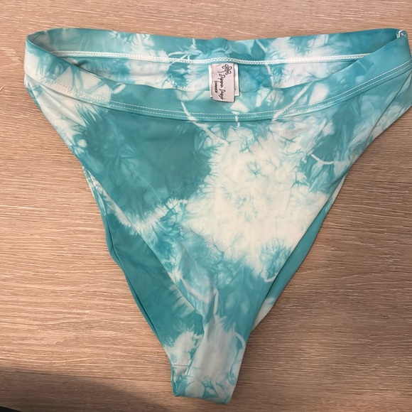 Dippin Daisy Bikini Top & Bottom - Picture 7 of 8